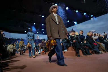 Roupas da moda: veja as tendências ao redor do mundo, segundo o