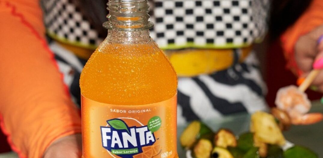 Garrafa de refrigerante sabor laranja da marca Fanta. Foto: Via Instagram/@fantabrasil