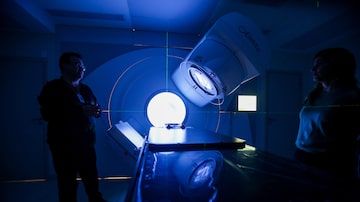 Equipamento de aceleração linear, usado no tratamento de radioterapia no novo prédio do Hospital Perola Byington na região conhecida como Cracolândia. Foto: Tiago Queiroz/Estadão 