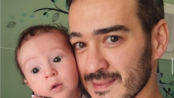 Marcos Veras compartilha fotos em comemoração aos três meses do filho Davi. Foto: Instagram/ @omarcosveras