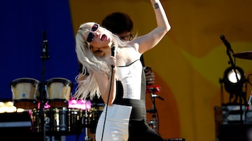 A cantora Hayley Williams se apresenta com a banda Paramore no programa de TV da ABC 'Good Morning America'. Foto: MIKE SEGAR