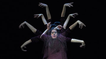A dançarina e coreógrafa espanhola, Maria Pages, apresenta o espetáculo "Paraíso de los negros", durante um media day, no Teatros del Canal, em Madri. Foto: Gabriel Bouys / AFP