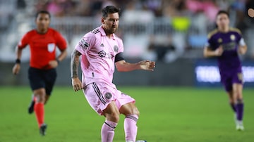 FORT LAUDERDALE, FLORIDA - AUGUST 02: Lionel Messi #10 of Inter Miami CF passes the ball in the second half during the Leagues Cup 2023 Round of 32 match between Orlando City SC and Inter Miami CF at DRV PNK Stadium on August 02, 2023 in Fort Lauderdale, Florida.   Hector Vivas/Getty Images/AFP (Photo by Hector Vivas / GETTY IMAGES NORTH AMERICA / Getty Images via AFP). Foto: HECTOR VIVAS / Getty Images via AFP