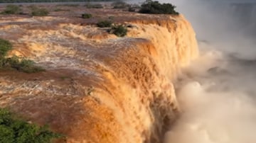 Cataratas do Iguaçu têm aumento de vazão em razão das chuvas que atingem o sul do País. Foto: Nilmar Fernando (@cataratasdoiguacu/Instagram)/Reprodu