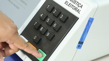 Urna eletrônica do Brasil não está conectada à internet, um dos pontos que colocam o processo eleitoral brasileiro entre os mais seguros do mundo. Foto: Antonio Augusto/TSE - 8/8/2021