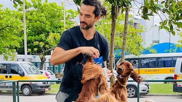 Nas redes sociais, Machado se apresentava como ator, modelo, produtor jornalista, assessor de imprensa e pai de cães. Foto: Instagram/Reprodução/@jeffmachadocosta