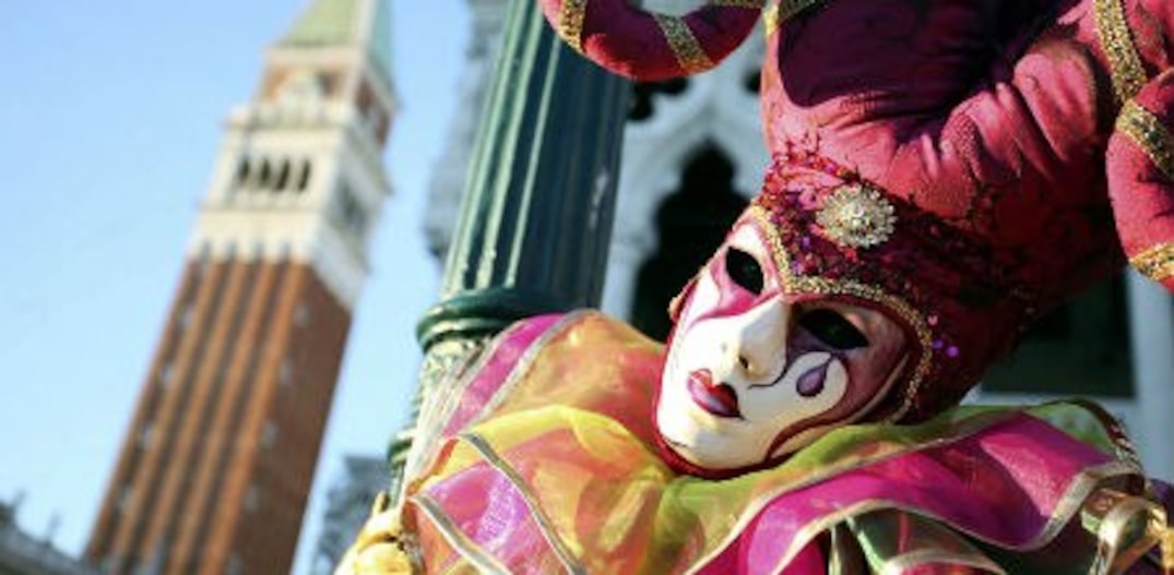 Veneza. Segundo velho ditado italiano, carnaval rima com porco. FOTO: Manuel Silvestri/Reuters