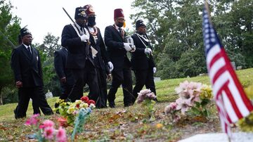 Joshua Halsey é homenageado em cerimônia em Wilmington, Carolina do Norte. Foto: Melissa Sue Gerrits/Getty Images via NYT