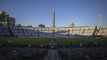 Estádio Centenário poderá receber até 75% de sua capacidade em final da Libertadores. Foto: Ernesto Ryan/Reuters