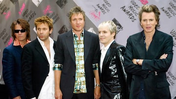 Members of British band "Duran Duran" (L-R) Andy Taylor, Roger Taylor, Simon Le Bon, Nick Rhodes and John Taylor arrive at the 2003 MTV Video Music Awards in Radio City Music Hall in New York in this August 28, 2003 file photo. The band plan to make Internet history with the creation of their own "virtual universe" inside the online virtual world Second Life, the band announced August 9, 2006. REUTERS/Peter Morgan/Reuters. Foto: Peter Morgan/Reuters