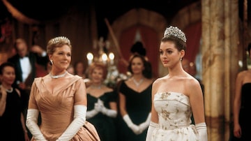 Julie Andrews e Anne Hathaway em 'O Diário da Princesa' de 2001; filme ganhou continuação em 2004. Foto: Disney