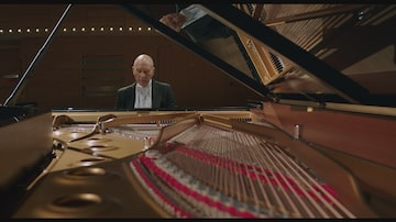 Atuação de Patrick Stewart dá veracidade à performance do pianista Henry Cole. Foto: Foto Gravitas Films