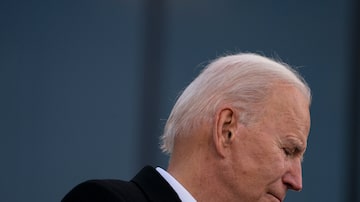 Joe Biden se emociona ao falar sobre o filhoBeauem um discurso em Delaware antes de tomar posse. Foto: Evan Vucci/AP
