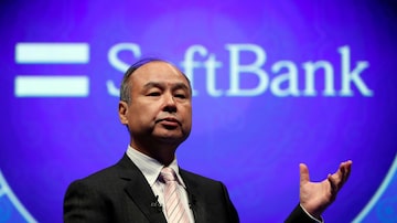 FILE PHOTO: SoftBank Group Corp Chairman and CEO Masayoshi Son speaks at a news conference in Tokyo, Japan, Oct. 4, 2018. REUTERS/Issei Kato/File Photo. Foto: Issei Kato/REUTERS 