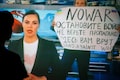 Jornalista da TV russa que protestou contra a guerra em transmissão ao vivo é multada e liberada 