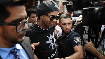 Ronaldinho Gaúcho foi detido no Paraguai. Foto: Jorge Saenz; AP