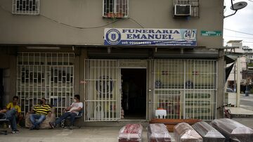 Funerária na cidade de Guayaquil, epicentro do surto do coronavírus no Equador. Foto: REUTERS/Vicente Gaibor del Pino