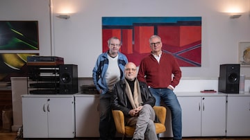 Agnaldo Farias (sentado), Livio Tragtenberg (de azul) e Fernando Stickel (de vermelho). Foto: WERTHER SANTANA/ESTADÃO