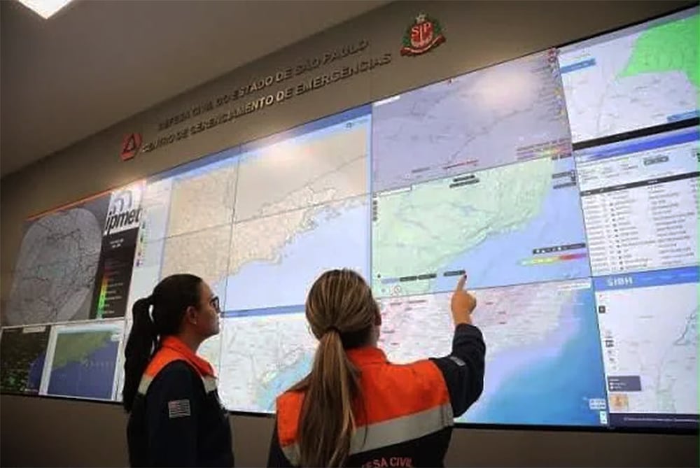 Recebeu aviso de chuva no celular? Por que excesso de alertas é um dilema para a Defesa Civil