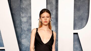 English actress-model Mia Goth attends the Vanity Fair 95th Oscars Party at the The Wallis Annenberg Center for the Performing Arts in Beverly Hills, California on March 12, 2023. (Photo by Michael TRAN / AFP). Foto: Michael Tran / AFP