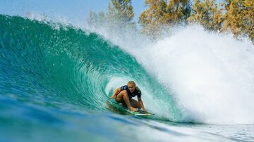 Tatiana Weston-Webb em ação no Surf Ranch, na Califórnia. Foto: Pat Nolan/WSL