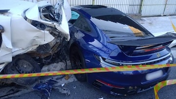 Acidente na Salim Farah Maluf em que um Porsche atingiu e destruiu um Sandero. O motorista do Porsche fugiu; o do Sandero, morreu. Foto: Divulgação/Policia Civil. Foto: Policia Civil SP