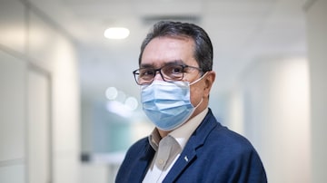 O pneumologistaCarlos Carvalho;'Estamos procurando opções que possam ser úteis para tratar o paciente com covid', afirma. Foto: Werther Santana/Estadão 11/11/2020
