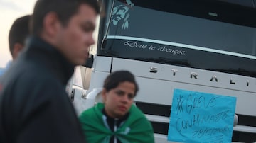 Ao lado da pauta dos caminhoneiros, ganhou força a pauta política. Foto: Nilton Fukuda/Estadão