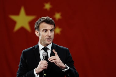 O presidente da França, Emmanuel Macron, discursa em uma universidade em Guangzhou, China 
