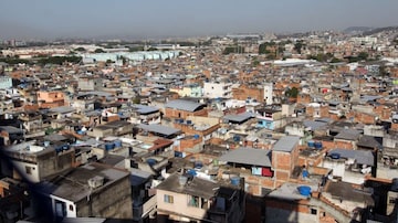 Vista da comunidade do Jacarezinho. Foto: MARCOS ARCOVERDE/ESTADÃO
