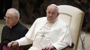 Papa Francisco durante a sua audiência semanal na Sala Paulo VI, no Vaticano.
