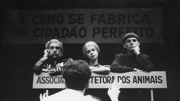 O ator, em 1962, ao lado de Celia Helena e Ronaldo Daniel, em montagem do Teatro Oficina. Foto: Acervo Estadão