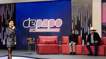A apresentadora Amanda Françozo recebe convidados em nova fase de programa na TV Aparecida. Foto: Juana Tannús