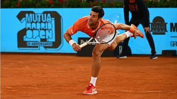 Djokovic consegue importante vitória no saibro da capital espanhola. Foto: GABRIEL BOUYS / AFP