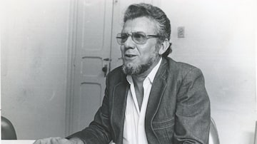 Carlos Garcia em 1984, quando lançou o livro "O que é Nordeste Brasileiro". Foto: Acervo Estadão