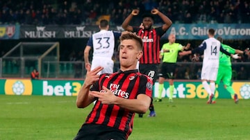 Piatek marca no segundo tempo e garante vitória do Milan sobre o Chievo. Foto: Filippo Venezia/AP