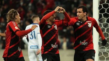 Terans marca dois e clube paranaense vence por 2 a 1. Foto: Fabio Wosniak/Athletico.com.br