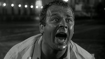 Renato Salvatori em cena do filme 'Omicron', de 1963, dirigido por Ugo Gregoretti