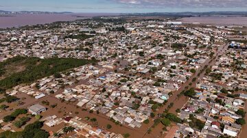 Imagem aérea mostra situação da cidade de Eldorado do Sul, atingidas por fortes chuvas. Município gaúcho é um dos vários do Estado do Rio Grande do Sul que foram invadidos pelas águas. Foto: Carlos Fabal/AFP