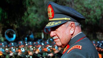 O ex-ditador Augusto Pinochet, que governou de 1973 e 1990, deixando 3 mil mortos e mais de mil desaparecidos no Chile. Foto: Claudia Daut/Reuters