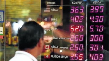 Dólar turismo era negociado na casa dos R$ 3,90 nesta sexta-feira. Foto: Estadão
