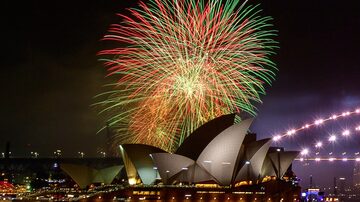 Queima de fogos na Sydney Opera House na comemoração de ano novo