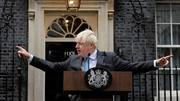 FILE PHOTO: Outgoing British Prime Minister Boris Johnson delivers a speech on his last day in office, outside Downing Street, in London, Britain September 6, 2022. REUTERS/Toby Melville/File Photo. Foto: Toby Melville/Reuters