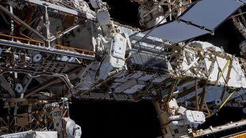 Astronautas perdem bolsa de ferramentas no espaço. Foto: Nasa via The New York Times