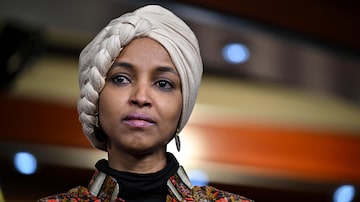 Rep. Ilhan Omar (D-Minn.) at the Capitol in Washington, Jan. 25, 2023. Omar’s ouster from the House Foreign Affairs Committee caps off an opening month in the House that has been defined by political jockeying and messaging far more than serious policy ventures. (Kenny Holston/The New York Times). Foto: Kenny Holston/The New York Times - 25/01/2023