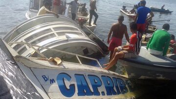 A embarcação Capitão Ribeirão afundou na noite deterça. Foto: AFP PHOTO / Ulisses Goncalves de Sousa