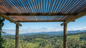 Pousada Quinta dos Pinhais, diante das montanhas de Santo Antônio do Pinhal. Foto: Roteiros de Charme