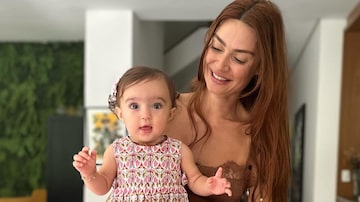 Thaila Ayala e a filha, Tereza, de 10 meses. Foto: Reprodução/Instagram/@thailaayala