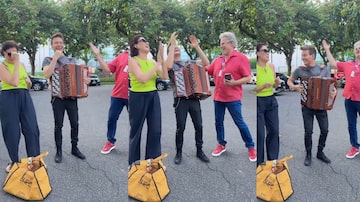 Michel Teló toca, canta e dança com Lilia Cabral e Edson Celulari em estacionamento da Globo. Foto: Reprodução/Instagram/@micheltelo