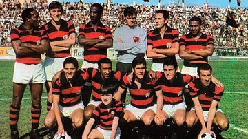 Djalma Santos e Bellini (no alto, à esquerda) com a camisa do time paranaense. Foto: Arquivo/Athletico-PR